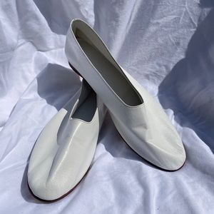 Martiniano Glove Flat White Ballerina